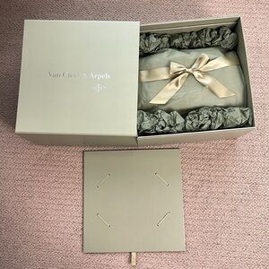 Van Cleef and Arpels empty large gift box